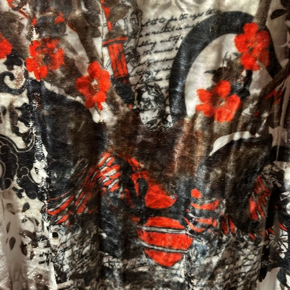 Small cardigan with bleeding hearts swords and cardinals in print nwt - Picture 7 of 11